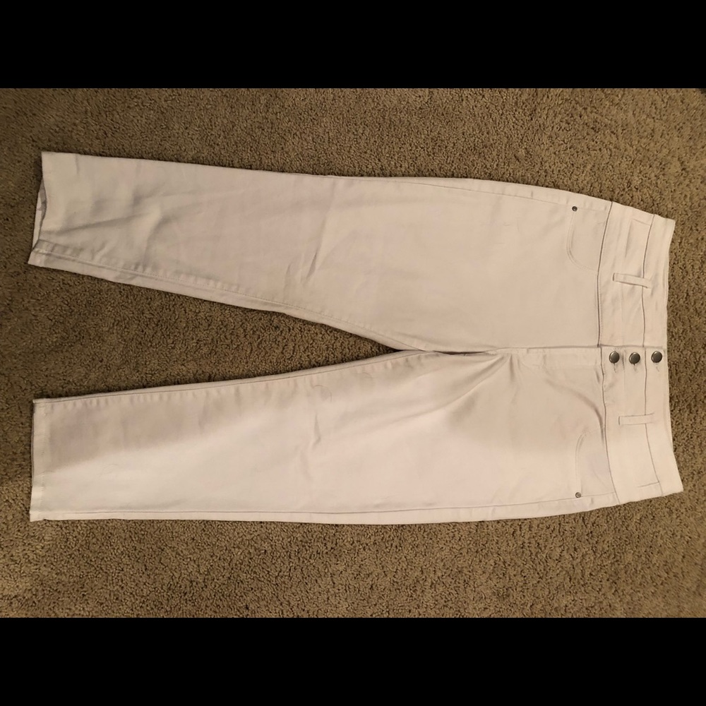 White denim crop pants